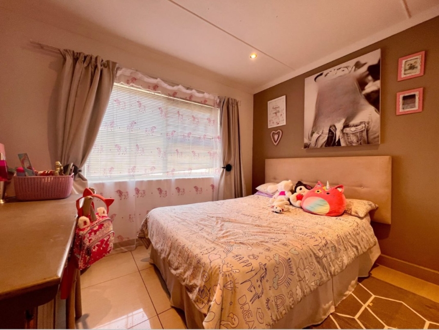 4 Bedroom Property for Sale in Myburgh Park Western Cape